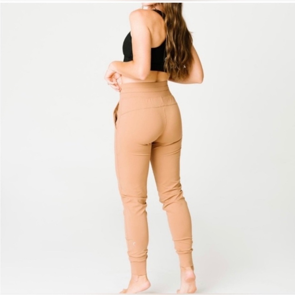 Zyia Active Ascend Joggers size XXL Camel Tan Pants Retired Size XXL